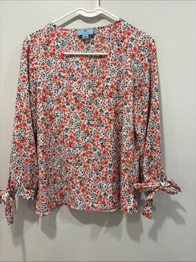 C&C California Coral & Navy Floral Tie-Cuff V-Neck Blouse ptp 19